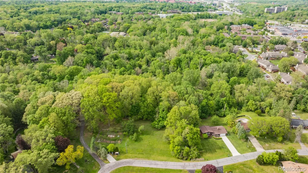 Tioga Southfield City, MI 48033