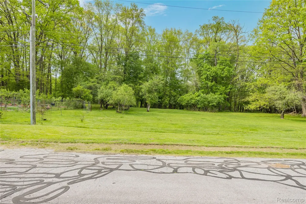 Tioga Southfield City, MI 48033