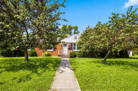 122 Hammond Ave