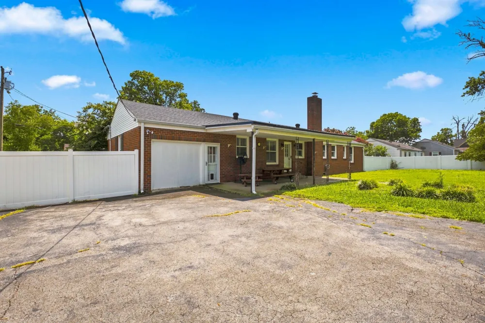 122 Hammond Ave Lebanon, TN 37087