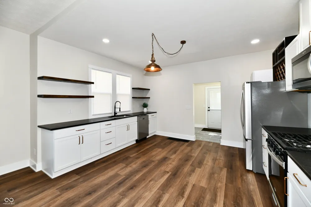 1526 B STREET Elwood, IN 46036