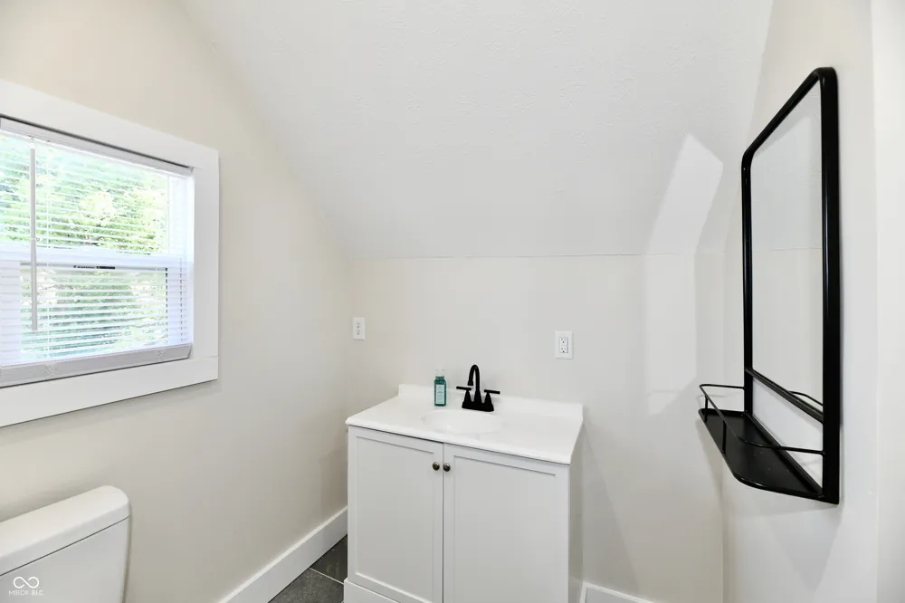 1526 B STREET Elwood, IN 46036