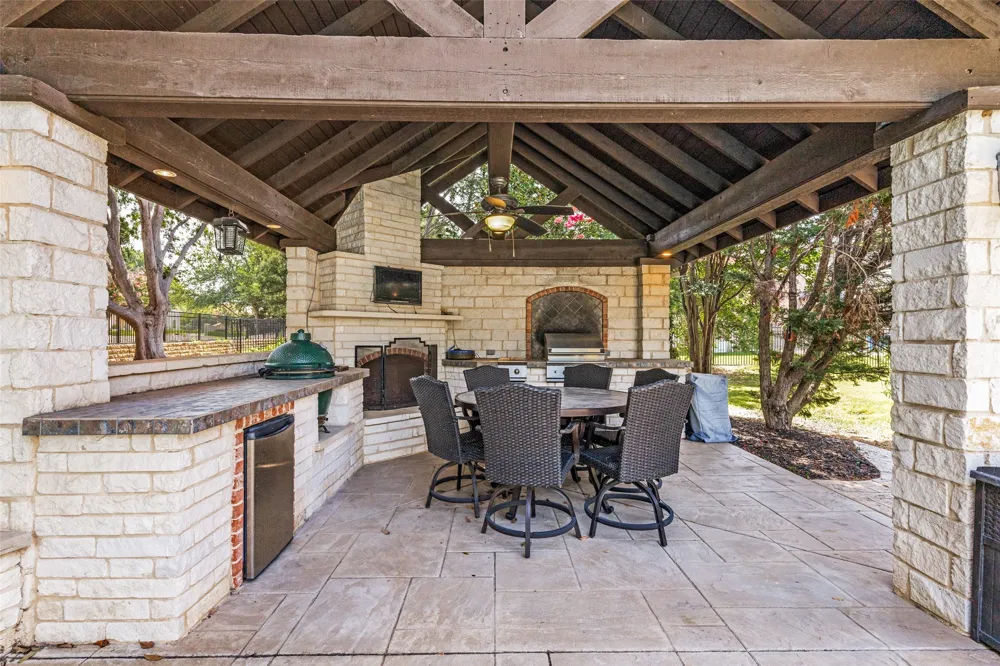 1612 Fair Oaks Drive Westlake, TX 76262
