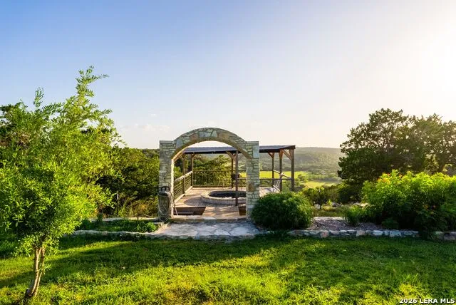 165 Trent Rd S Kerrville, TX 78028