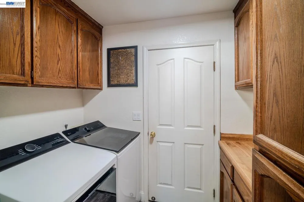 230 Laurelwood Cir Manteca, CA 95336