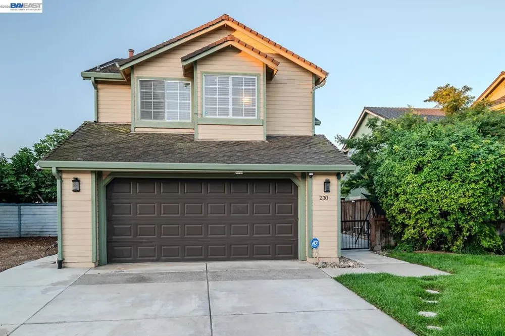 230 Laurelwood Cir Manteca, CA 95336