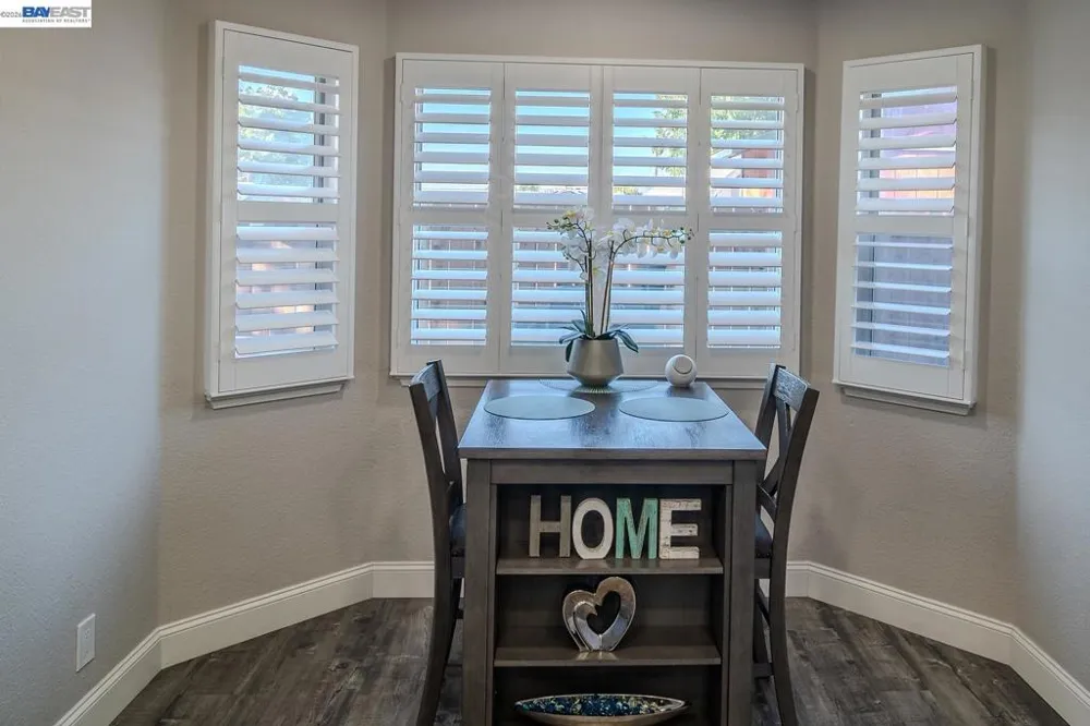 230 Laurelwood Cir Manteca, CA 95336