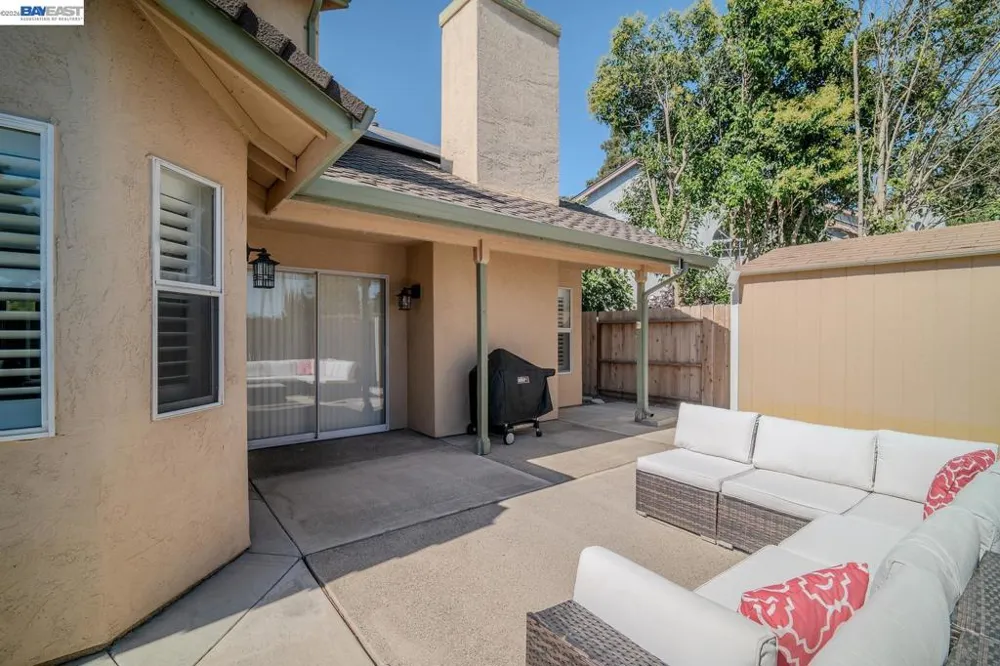 230 Laurelwood Cir Manteca, CA 95336