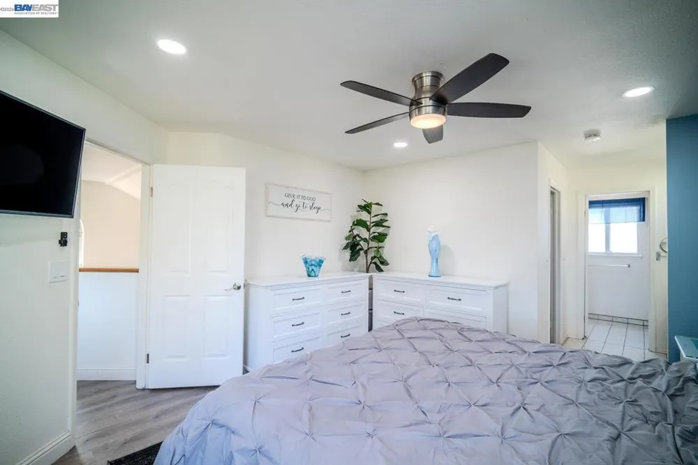 230 Laurelwood Cir Manteca, CA 95336