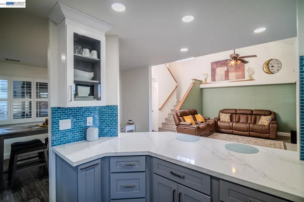 230 Laurelwood Cir Manteca, CA 95336