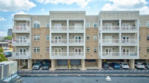 605 W Market Street #206