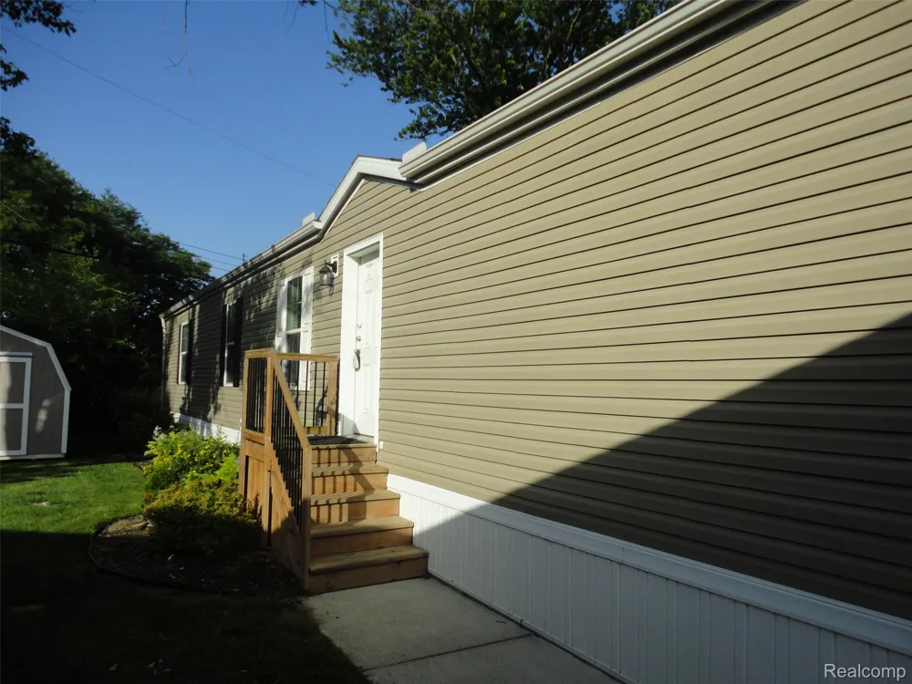 21 Saint Andrews Bedford Township, MI 48182