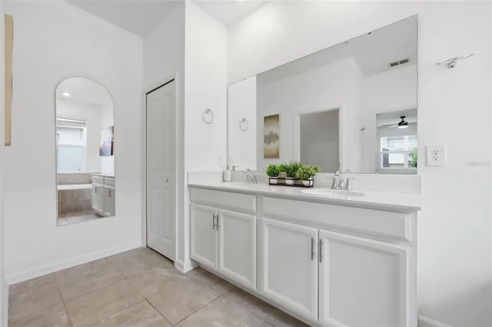 8895 CABOT CLIFFS DRIVE #103 Davenport, FL 33896