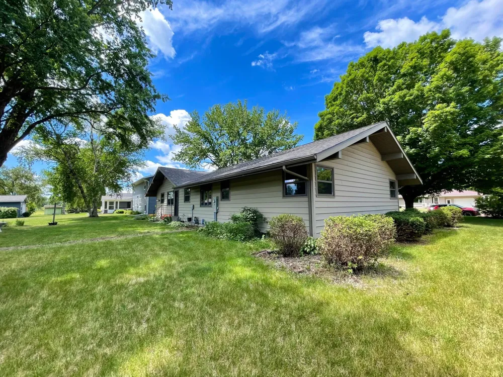 403 S Paffrath Avenue Springfield, MN 56087