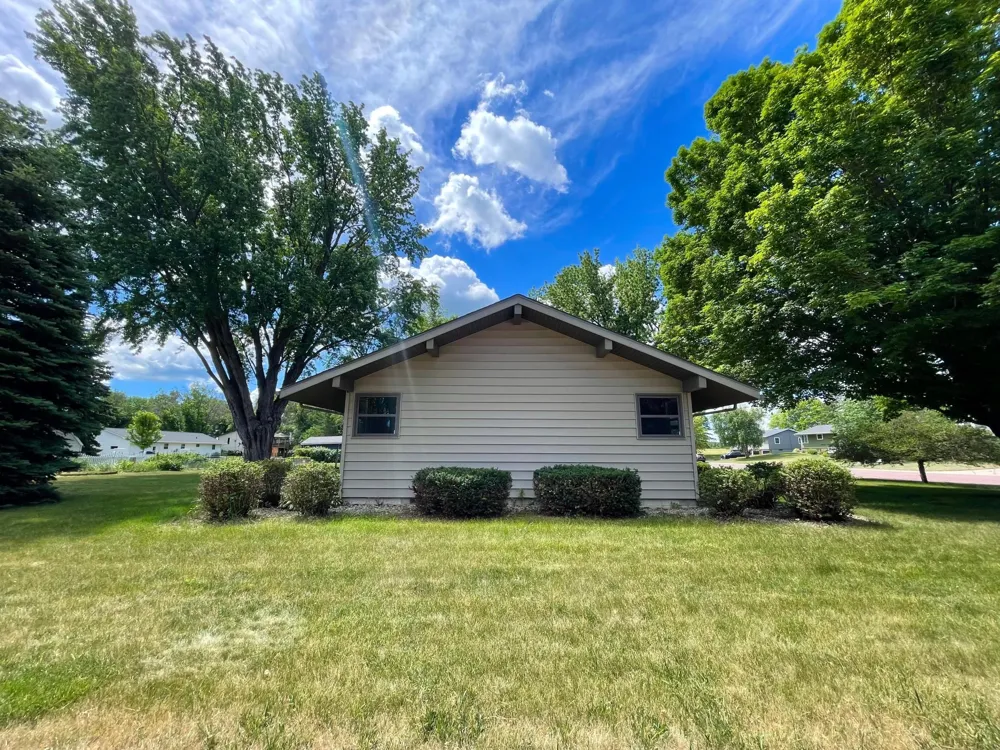 403 S Paffrath Avenue Springfield, MN 56087