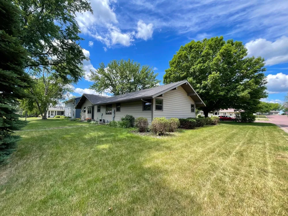 403 S Paffrath Avenue Springfield, MN 56087