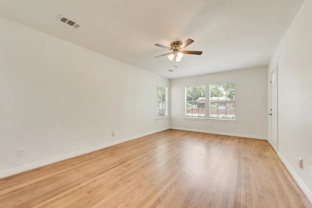 1223 Casa Vale Drive Dallas, TX 75218