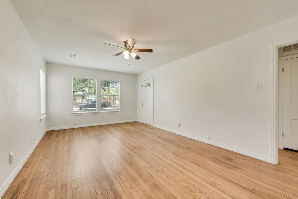 1223 Casa Vale Drive Dallas, TX 75218