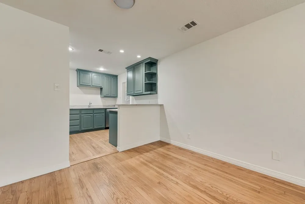 1223 Casa Vale Drive Dallas, TX 75218