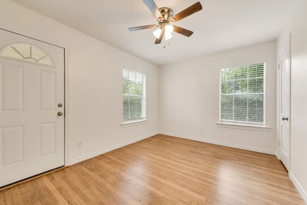 1223 Casa Vale Drive Dallas, TX 75218