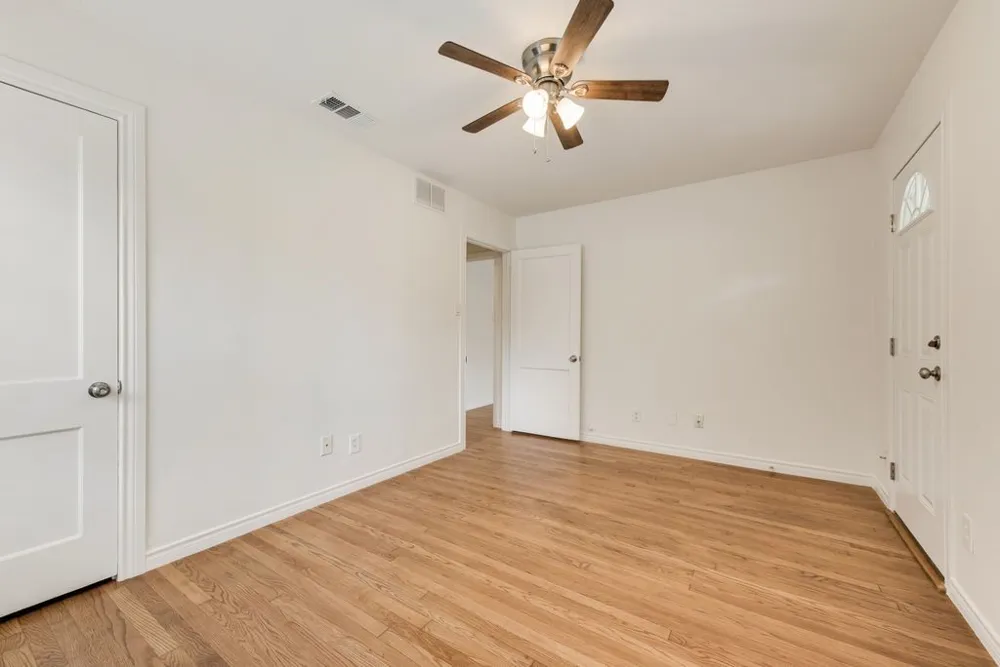 1223 Casa Vale Drive Dallas, TX 75218