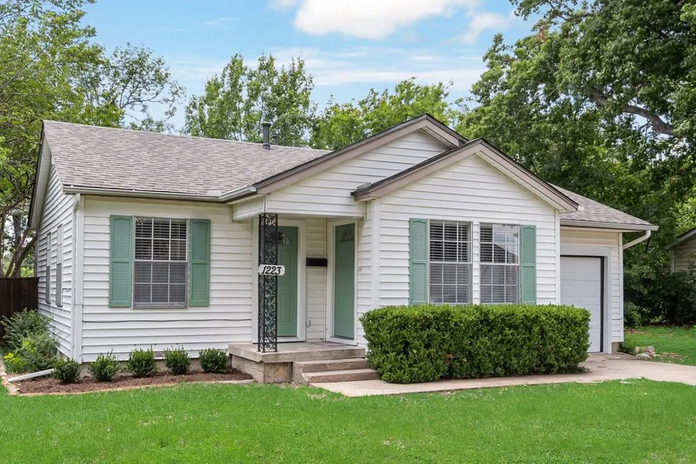 1223 Casa Vale Drive Dallas, TX 75218