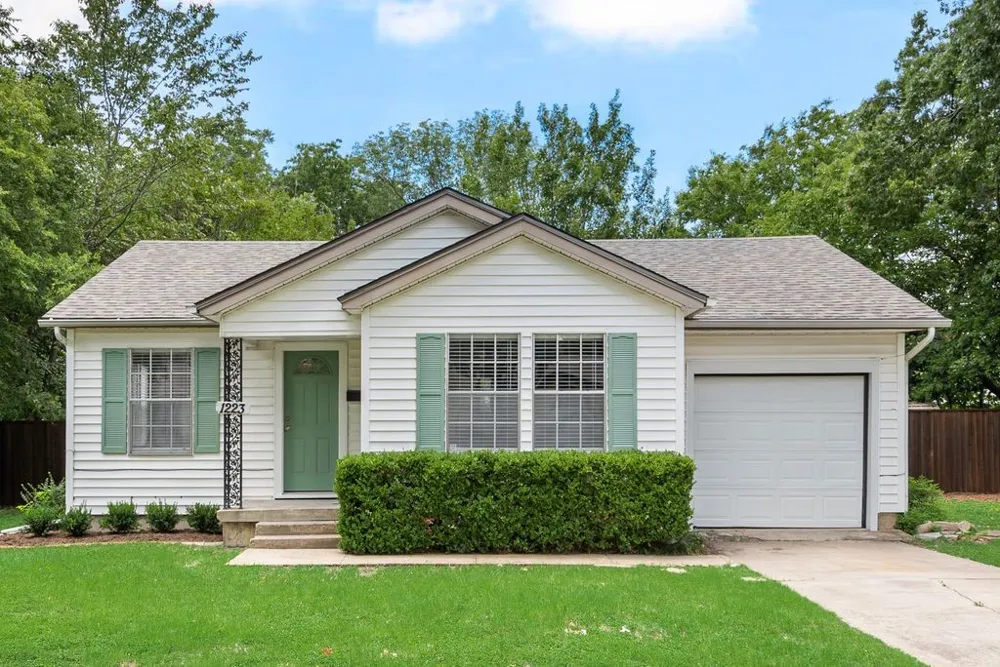 1223 Casa Vale Drive Dallas, TX 75218