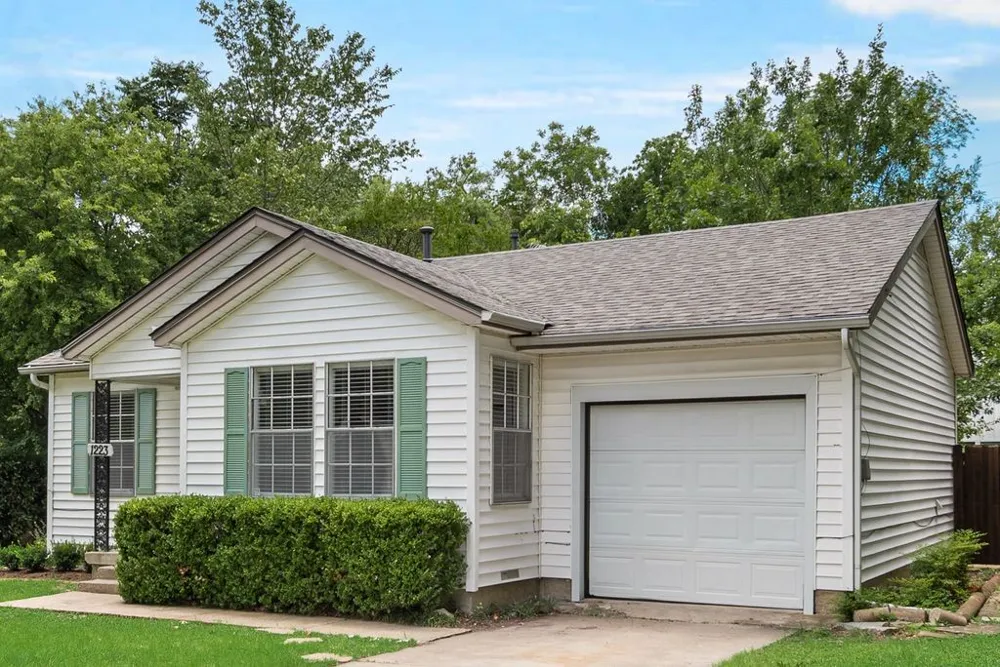 1223 Casa Vale Drive Dallas, TX 75218
