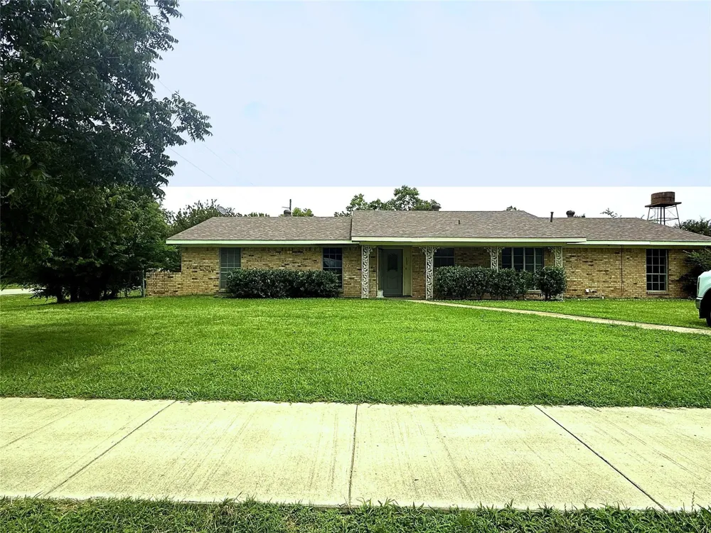 206 Main Street Edgewood, TX 75117
