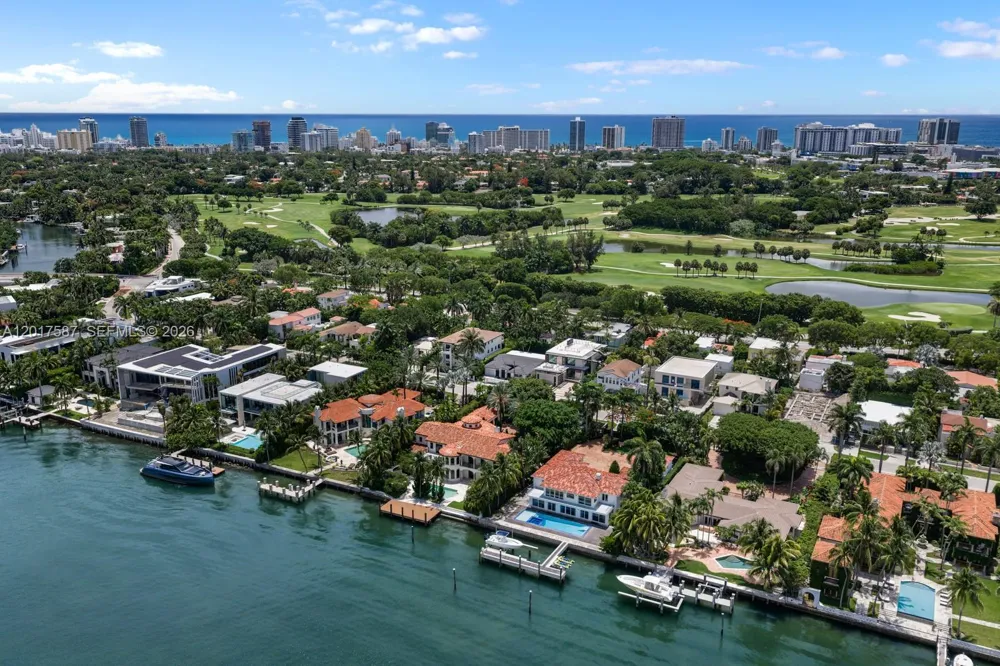 3045 Bay Rd Miami Beach, FL 33140
