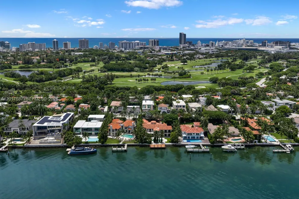 3045 Bay Rd Miami Beach, FL 33140