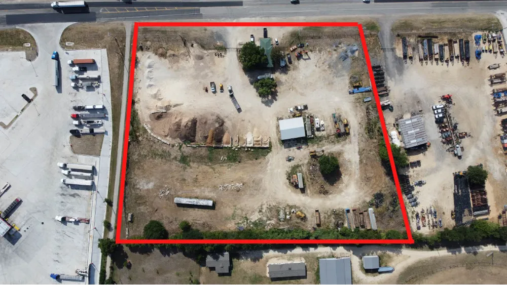 1951 South Magnolia Luling, TX 78648