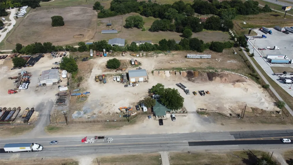 1951 South Magnolia Luling, TX 78648