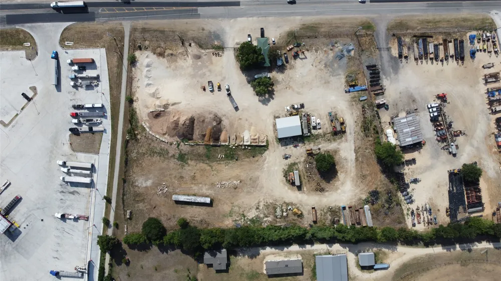 1951 South Magnolia Luling, TX 78648