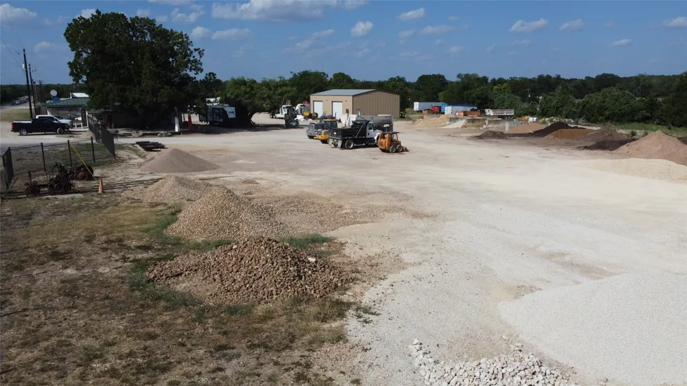 1951 South Magnolia Luling, TX 78648
