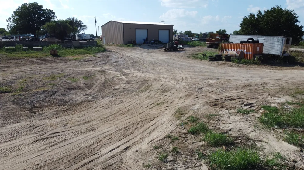 1951 South Magnolia Luling, TX 78648