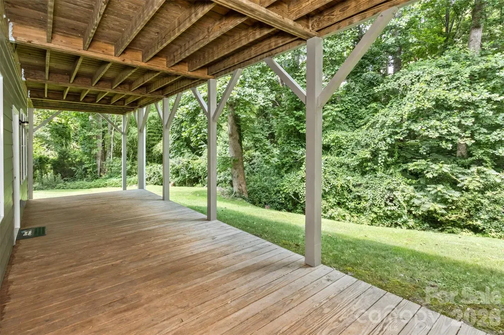 2 Birkdale Drive Weaverville, NC 28787