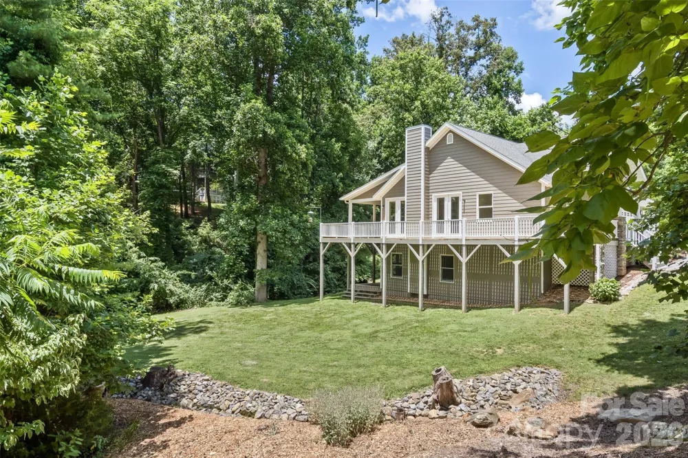 2 Birkdale Drive Weaverville, NC 28787