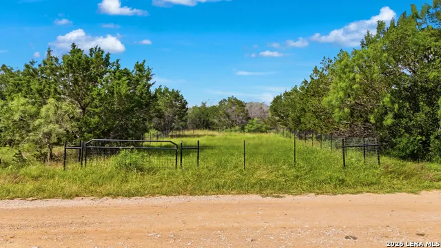 378 Medina Dr Bandera, TX 78003