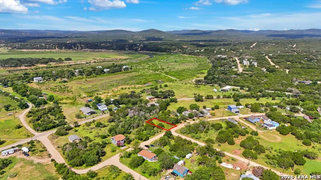 378 Medina Dr Bandera, TX 78003