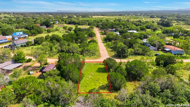 378 Medina Dr Bandera, TX 78003