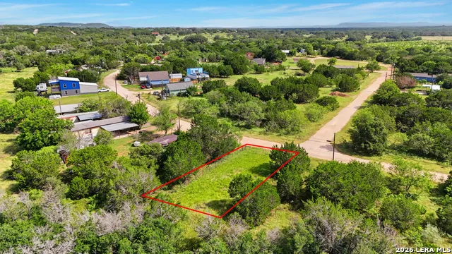 378 Medina Dr Bandera, TX 78003