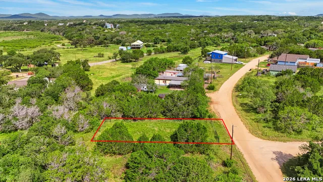 378 Medina Dr Bandera, TX 78003