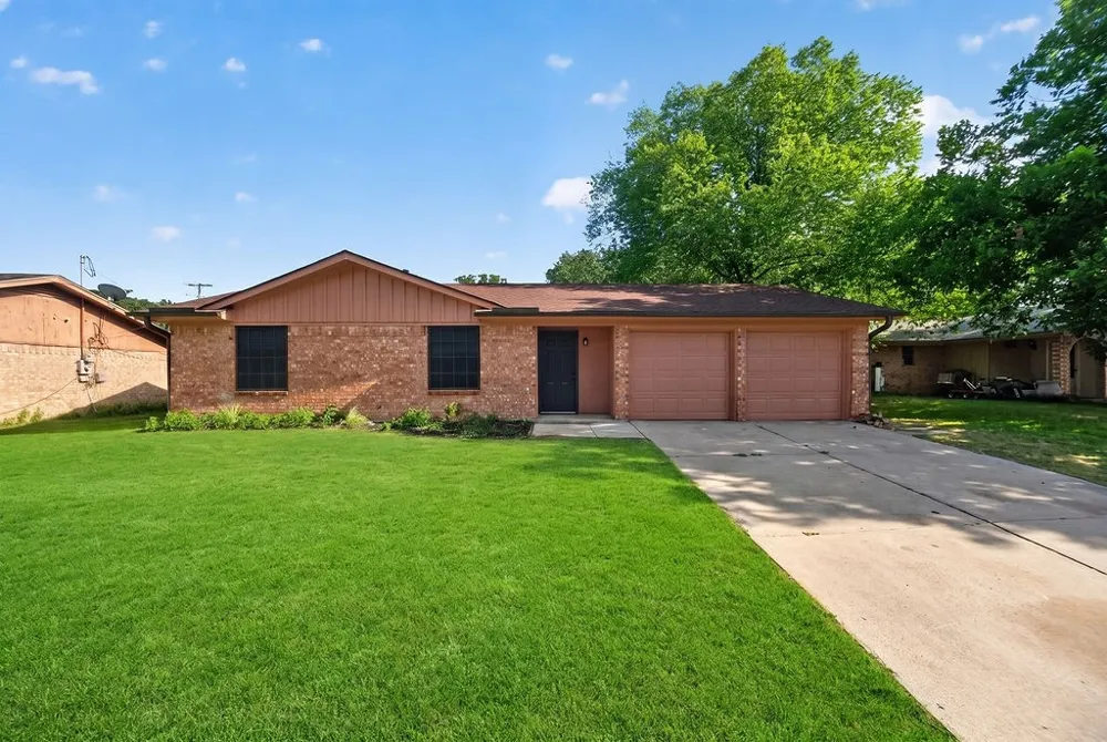 3856 Brambleton Place Forest Hill, TX 76119