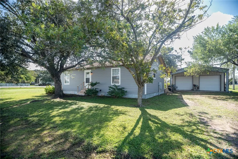 21 Mollnar Drive Palacios, TX 77465