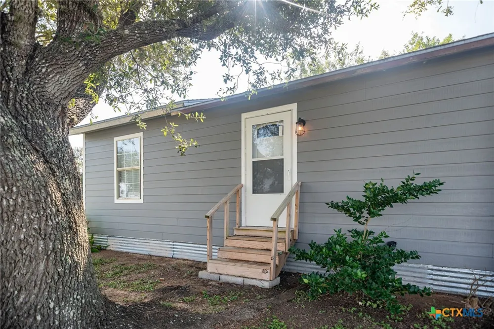 21 Mollnar Drive Palacios, TX 77465
