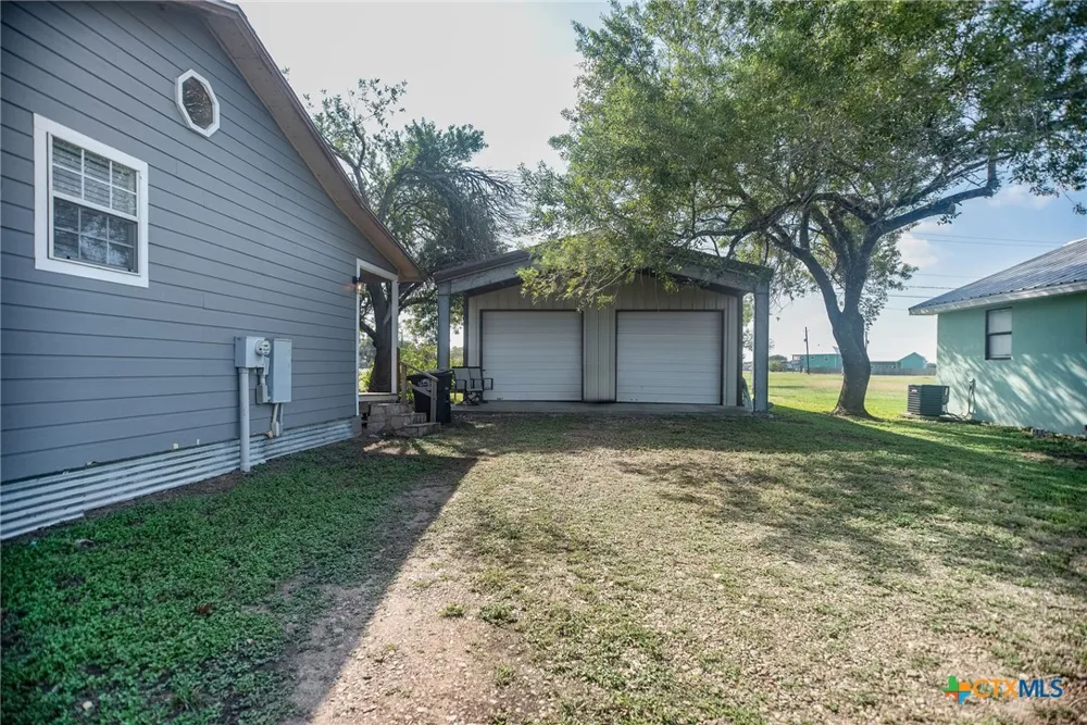 21 Mollnar Drive Palacios, TX 77465