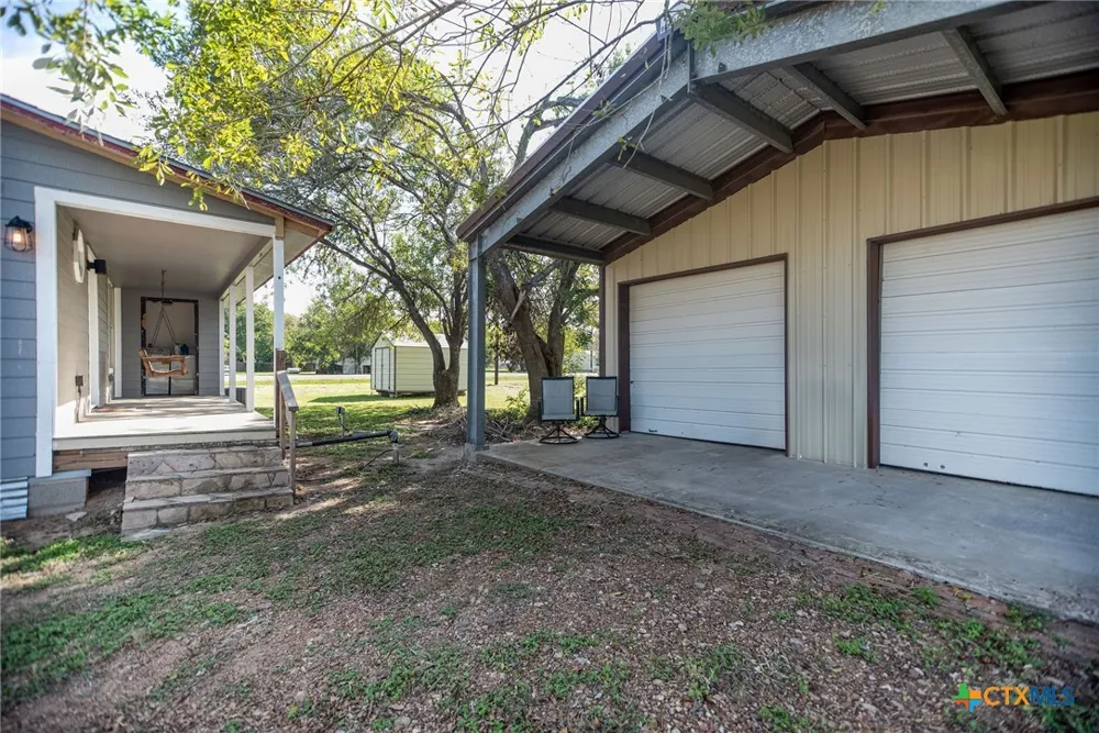 21 Mollnar Drive Palacios, TX 77465