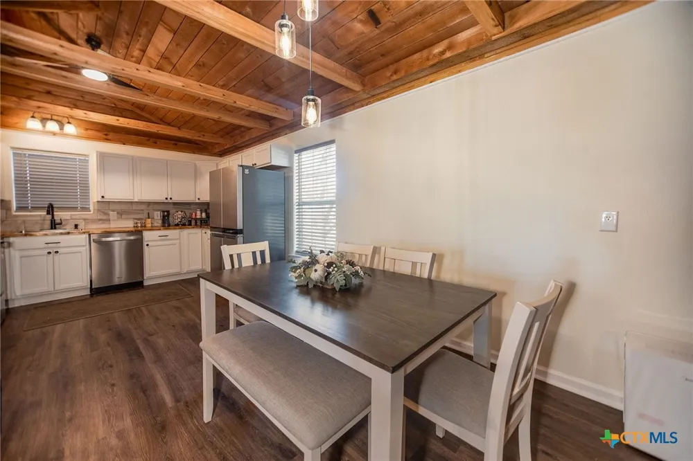 21 Mollnar Drive Palacios, TX 77465