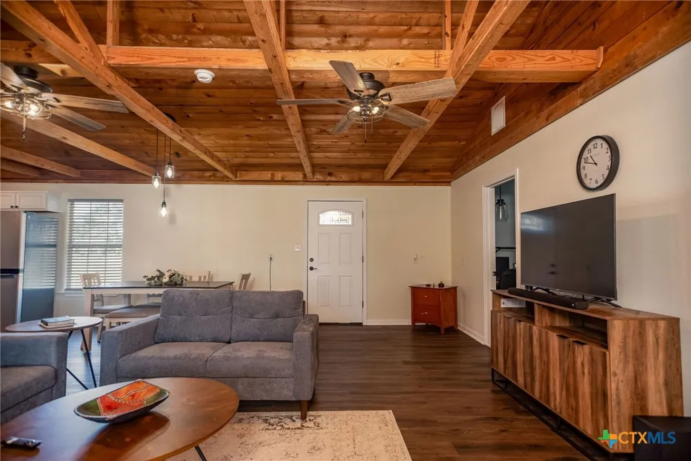 21 Mollnar Drive Palacios, TX 77465